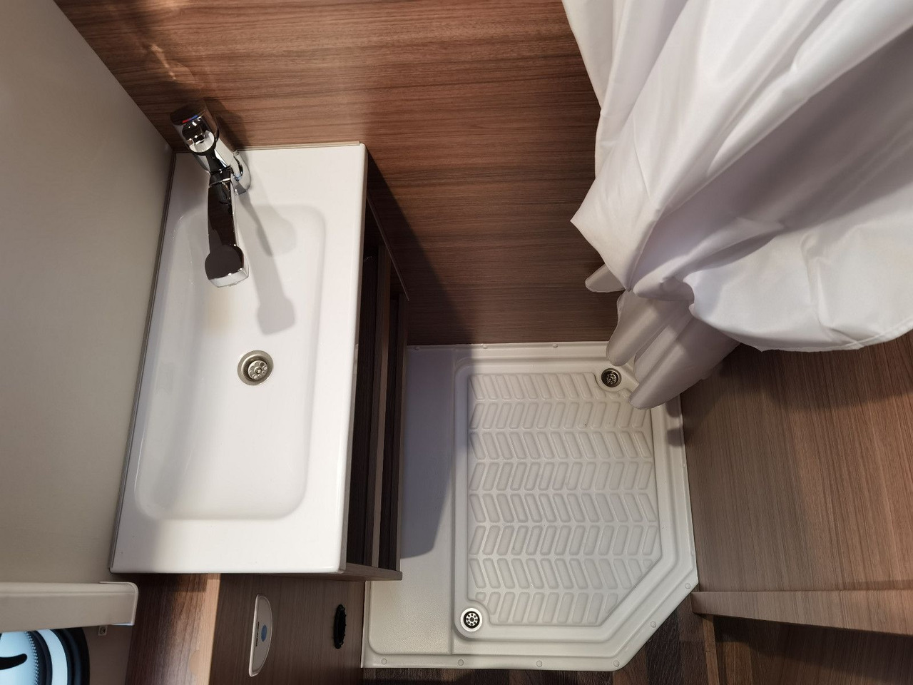 Alcove motorhome Weinsberg CARAHOME 650 DG / - MODELL 2025 - / 140 PS: picture 24