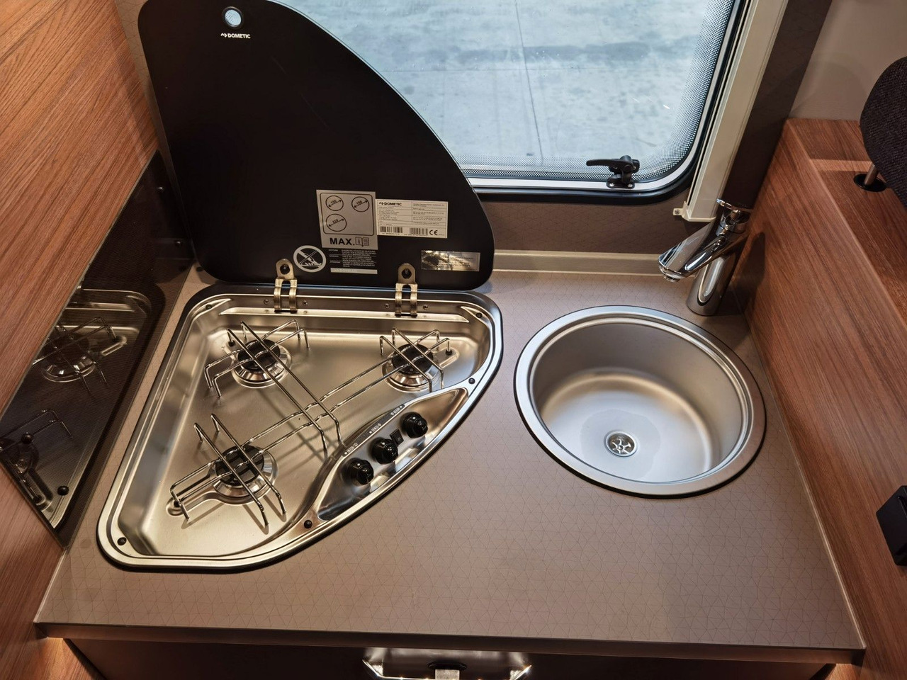 Semi-integrated motorhome Weinsberg CARASUITE 650 MG / 140PS / HECKBETT & HUBBETT: picture 22