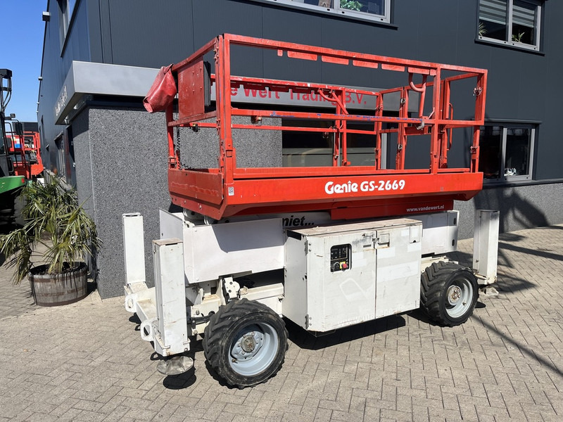 Genie GS 2669 RT Hoogwerker / arbeitsbuhne - Scissor lift: picture 2 Genie GS 2669 RT Hoogwerker / arbeitsbuhne - Scissor lift: picture 2