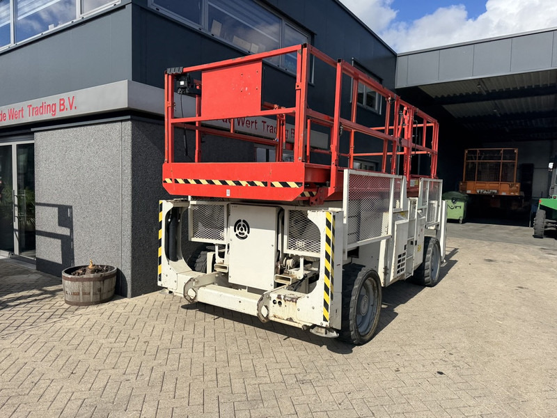Genie GS 3390 RT Schaarhoogwerker / Scissor Lift / Arbeitsbuhne 12mtr werkhoogte 4x4 Deutz DIESEL 2013 - Scissor lift: picture 4 Genie GS 3390 RT Schaarhoogwerker / Scissor Lift / Arbeitsbuhne 12mtr werkhoogte 4x4 Deutz DIESEL 2013 - Scissor lift: picture 4