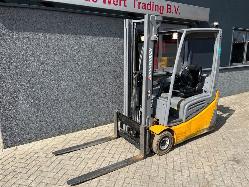 Jungheinrich EFG216K Heftruck Jungheinrich EFG216K Duplo 330 Freelift/Sideshift/4e functie Elektrisch 2016 - Electric forklift: picture 3 Jungheinrich EFG216K Heftruck Jungheinrich EFG216K Duplo 330 Freelift/Sideshift/4e functie Elektrisch 2016 - Electric forklift: picture 3