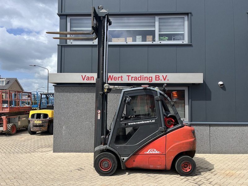 Linde H30T Duplo 360 Sideshift LPG 2005 - LPG forklift: picture 2 Linde H30T Duplo 360 Sideshift LPG 2005 - LPG forklift: picture 2