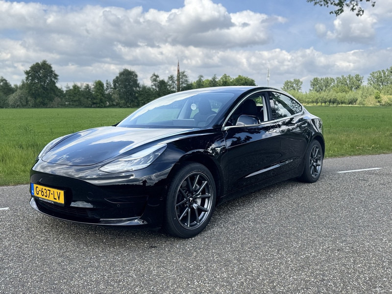 Tesla Model 3 - Car: picture 1 Tesla Model 3 - Car: picture 1