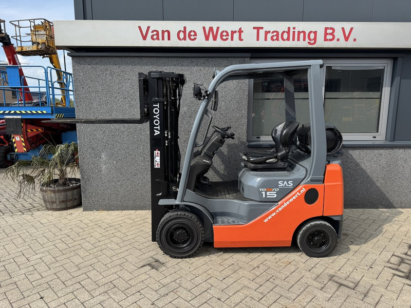Toyota 02-8FGF18 Triplo 430 Freelift/Sideshift/4e Functie 2013 Lpg - LPG forklift: picture 5 Toyota 02-8FGF18 Triplo 430 Freelift/Sideshift/4e Functie 2013 Lpg - LPG forklift: picture 5