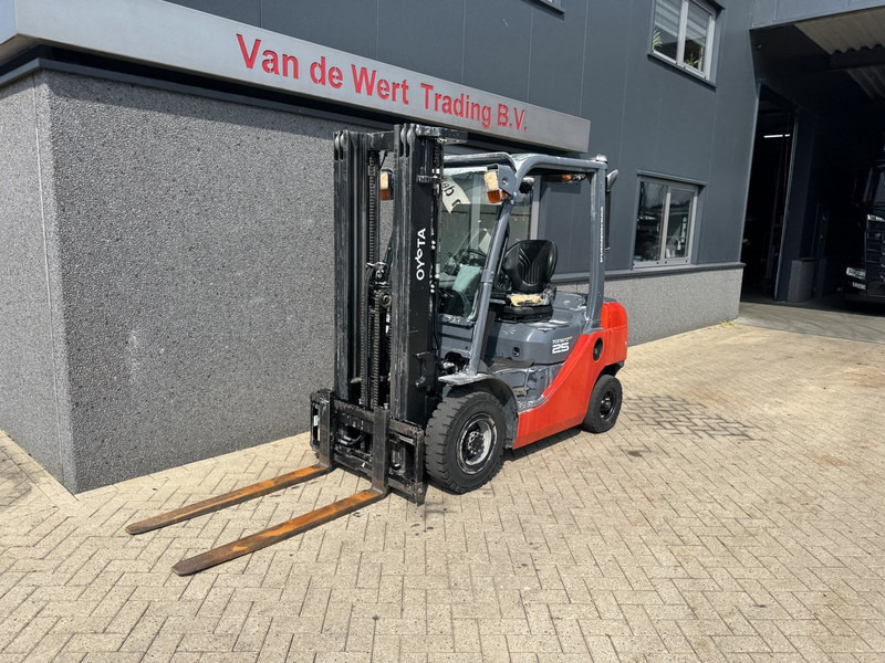 Toyota 06-8FDF25 Triplo 470 Freelift / Sideshift Diesel 2020 - Diesel forklift: picture 3 Toyota 06-8FDF25 Triplo 470 Freelift / Sideshift Diesel 2020 - Diesel forklift: picture 3