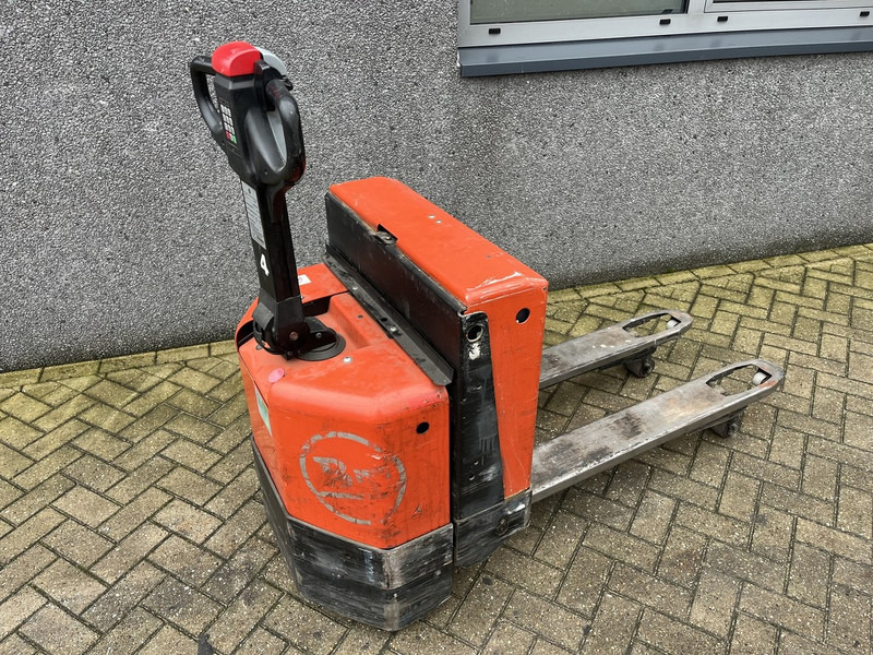 Toyota LWE 180 - Pallet truck: picture 5 Toyota LWE 180 - Pallet truck: picture 5