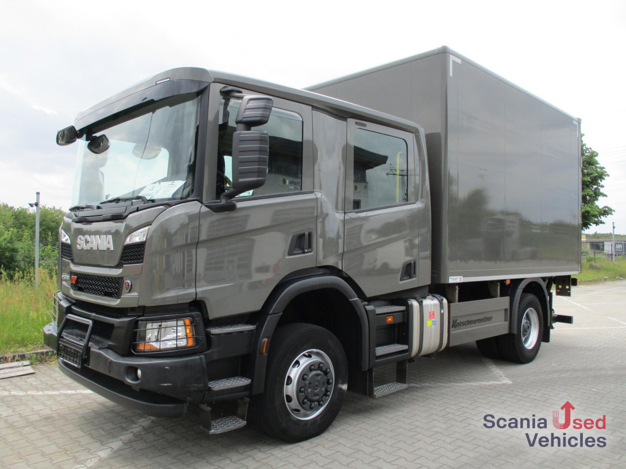 SCANIA P 370 B4x4HA Koffer mit Lbw. - Box truck: picture 1 SCANIA P 370 B4x4HA Koffer mit Lbw. - Box truck: picture 1