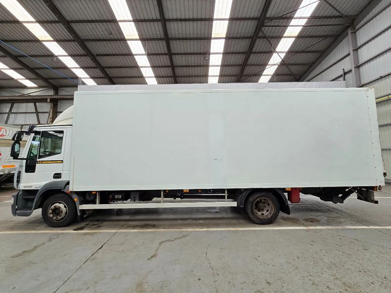 Box truck Iveco EuroCargo 120 E22 / MANUEL / EURO 5 / AIRCO: picture 8