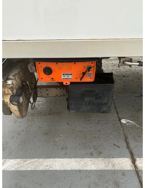 Refrigerator truck Renault D 12 220 / 264728 km: picture 6