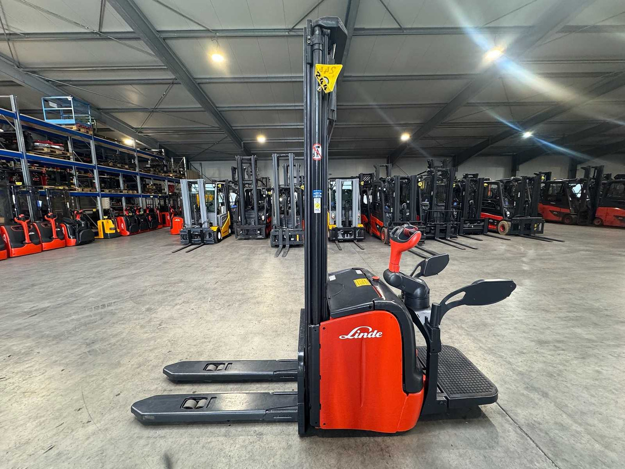 04/2012 SERVICE +UVV 10/2026 LINDE L14AP 1.400KG PALLET TRUCK ANT 2.364 HOURS - Forklift: picture 1 04/2012 SERVICE +UVV 10/2026 LINDE L14AP 1.400KG PALLET TRUCK ANT 2.364 HOURS - Forklift: picture 1