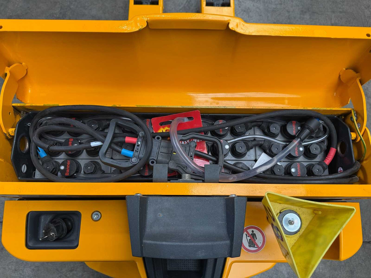 Forklift 10/2024 SERVICE+UVV 10/2026 JUNGHEINRICH EJE116 1,600KG PALLET TRUCK ANT 2,198 HOURS: picture 10