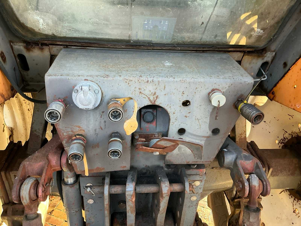 Farm tractor 1987 RENAULT 133.14 ALL-WHEEL DRIVE FARM TRACTOR: picture 13