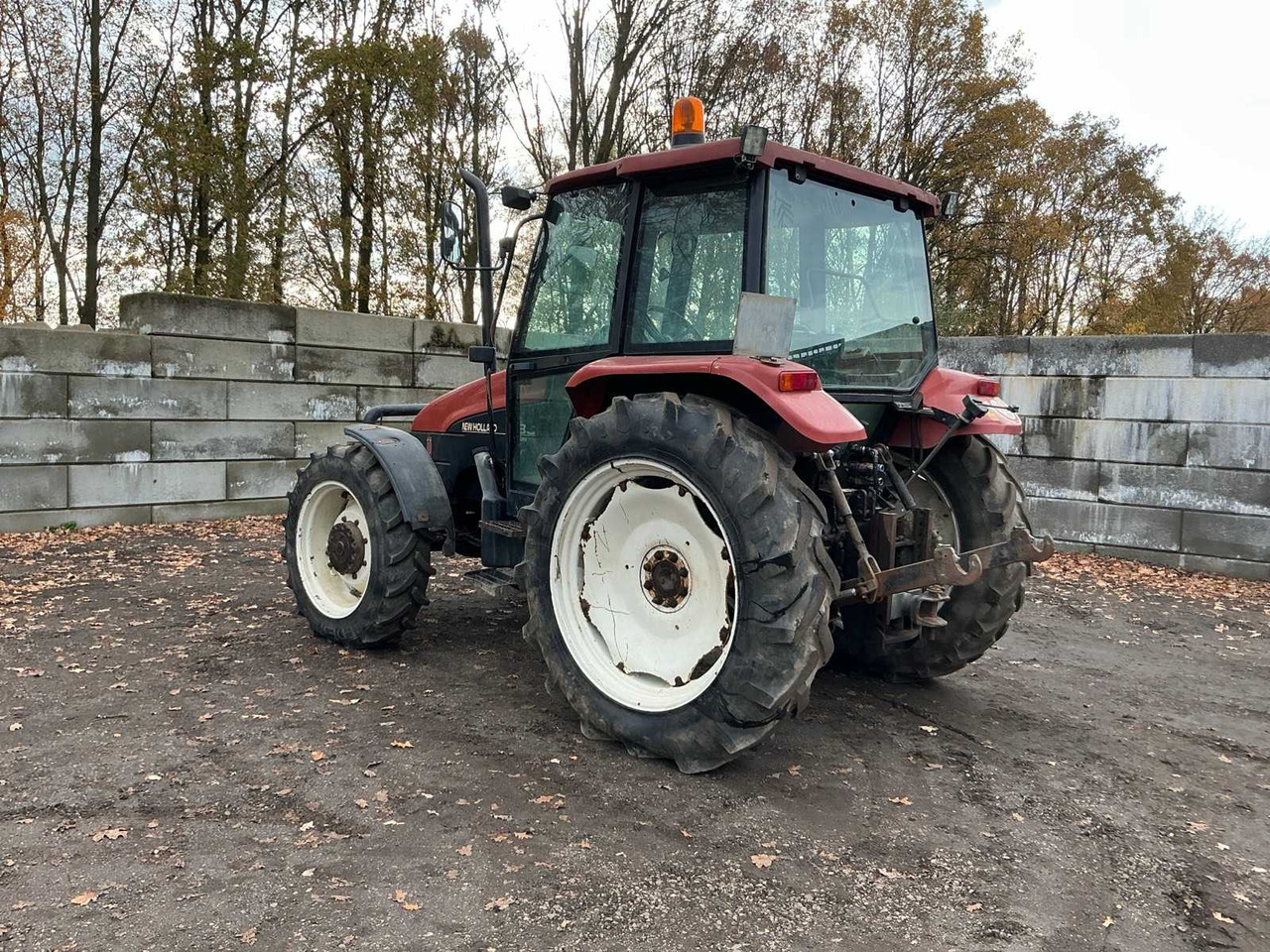 1996 NEW HOLLAND L85 DT ALL-WHEEL DRIVE FARM TRACTOR - Farm tractor: picture 3 1996 NEW HOLLAND L85 DT ALL-WHEEL DRIVE FARM TRACTOR - Farm tractor: picture 3