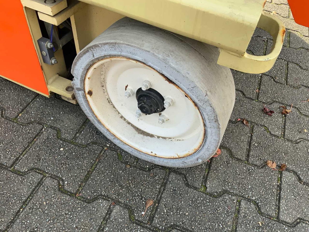 2001 JLG 3246-E2 SCISSOR LIFT - Aerial platform: picture 5 2001 JLG 3246-E2 SCISSOR LIFT - Aerial platform: picture 5