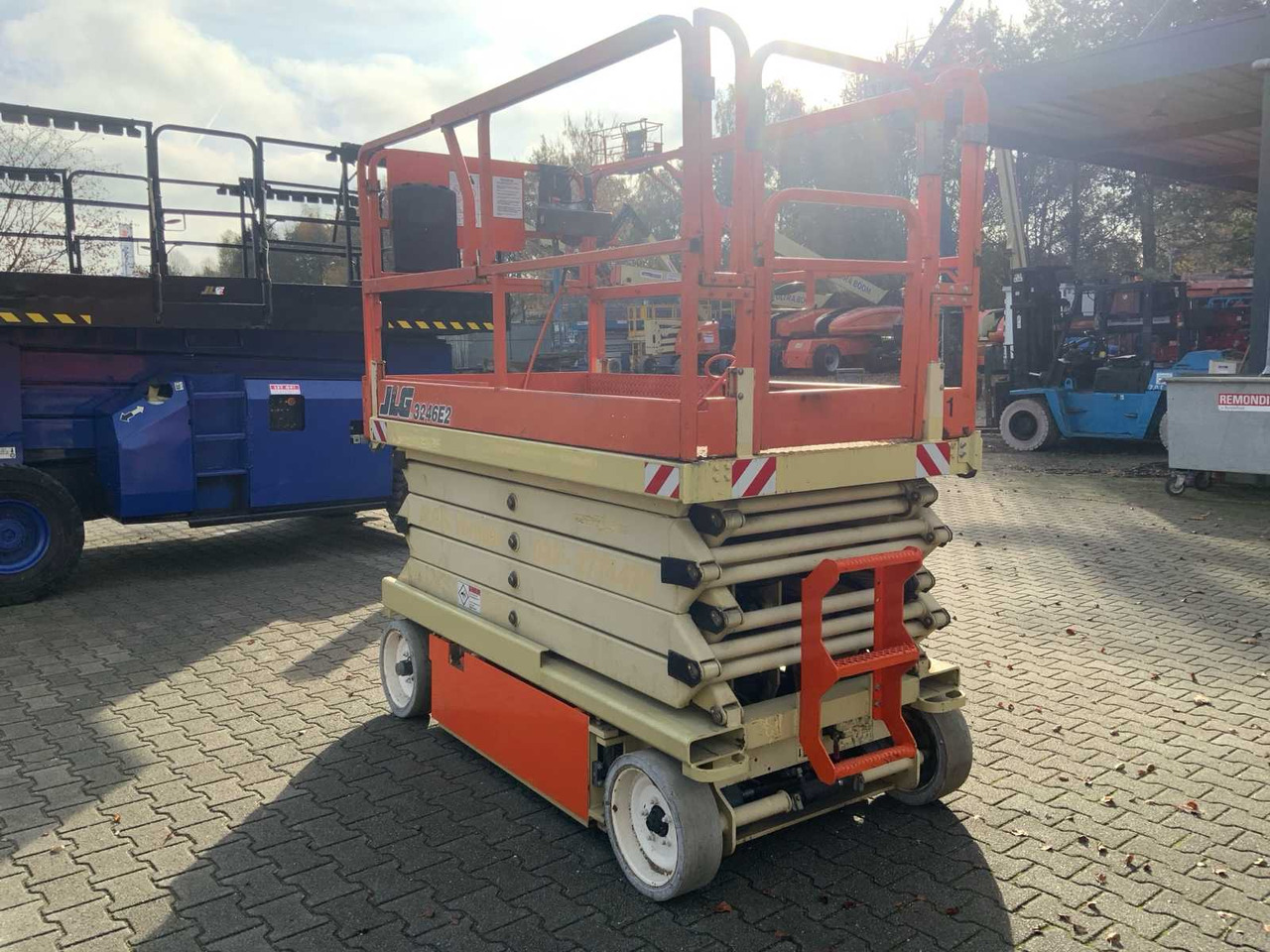 2001 JLG 3246-E2 SCISSOR LIFT - Aerial platform: picture 4 2001 JLG 3246-E2 SCISSOR LIFT - Aerial platform: picture 4