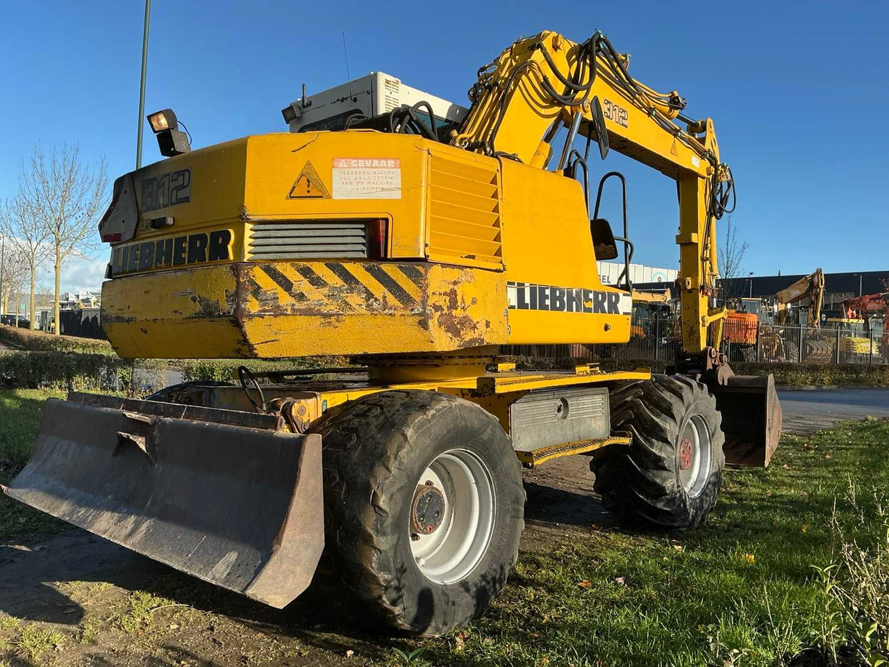 2001 LIEBHERR A312 WHEELED EXCAVATOR - Wheel excavator: picture 5 2001 LIEBHERR A312 WHEELED EXCAVATOR - Wheel excavator: picture 5