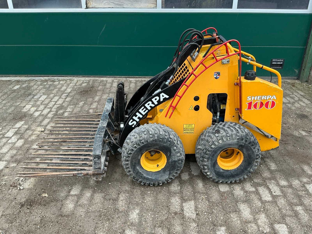 2003 SHERPA 100 SKID STEER LOADER - Compact track loader: picture 3 2003 SHERPA 100 SKID STEER LOADER - Compact track loader: picture 3