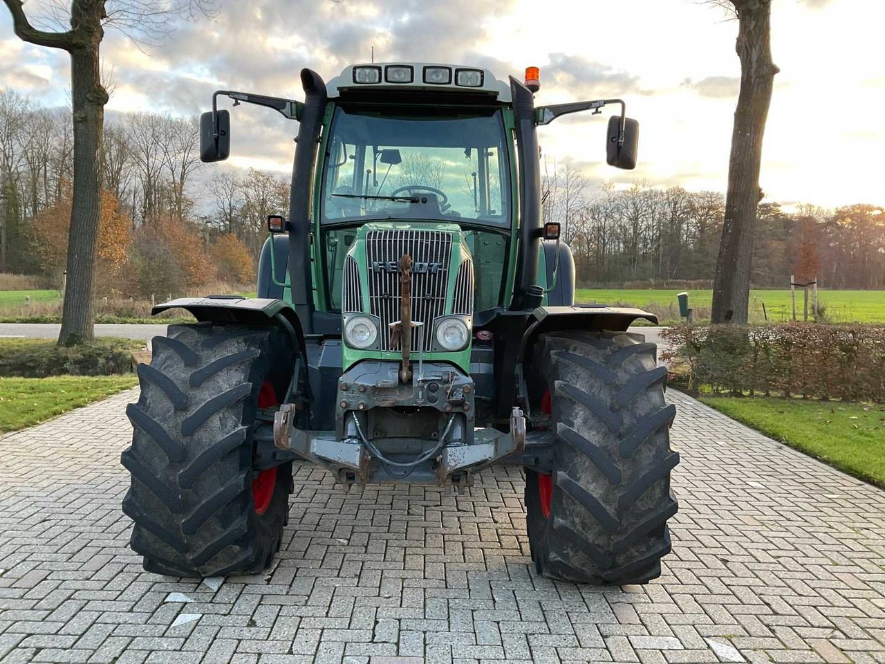 2005 FENDT FARMER 412 VARIO ALL-WHEEL DRIVE FARM TRACTOR - Farm tractor: picture 2 2005 FENDT FARMER 412 VARIO ALL-WHEEL DRIVE FARM TRACTOR - Farm tractor: picture 2