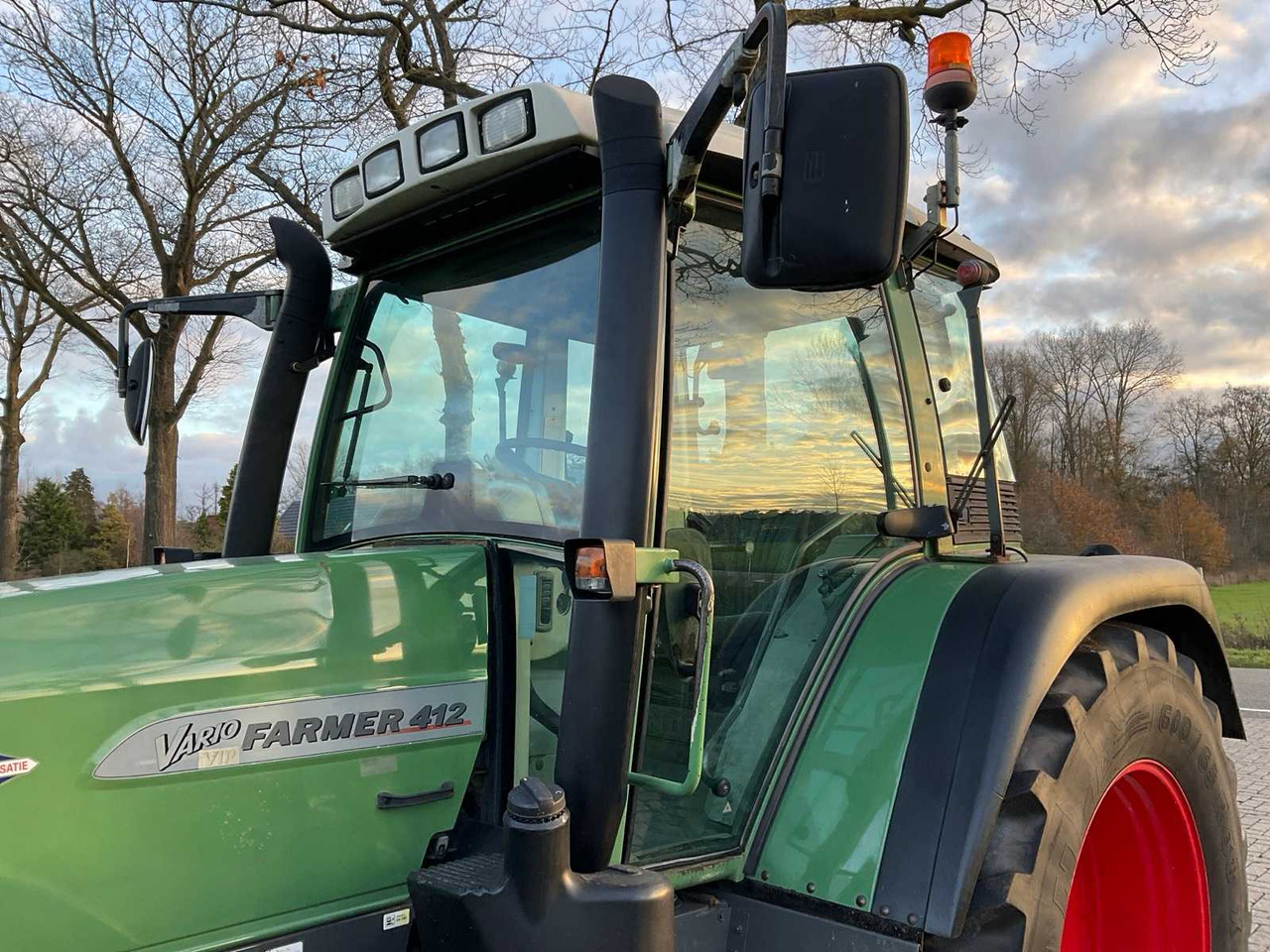Farm tractor 2005 FENDT FARMER 412 VARIO ALL-WHEEL DRIVE FARM TRACTOR: picture 9 Farm tractor 2005 FENDT FARMER 412 VARIO ALL-WHEEL DRIVE FARM TRACTOR: picture 9