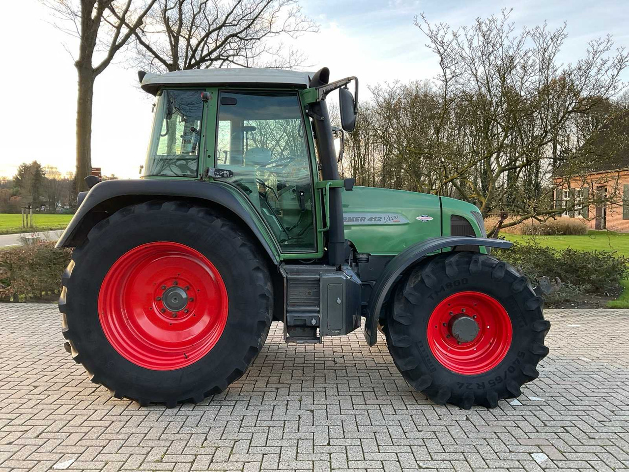 2005 FENDT FARMER 412 VARIO ALL-WHEEL DRIVE FARM TRACTOR - Farm tractor: picture 4 2005 FENDT FARMER 412 VARIO ALL-WHEEL DRIVE FARM TRACTOR - Farm tractor: picture 4