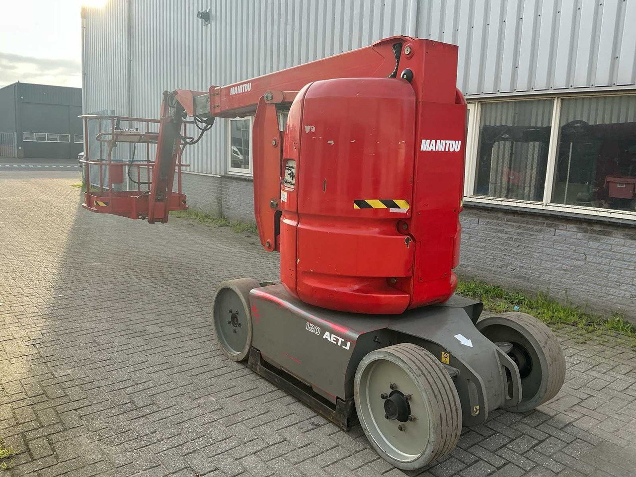 2005 MANITOU 120 AETJ AERIAL PLATFORM - Aerial platform: picture 2 2005 MANITOU 120 AETJ AERIAL PLATFORM - Aerial platform: picture 2