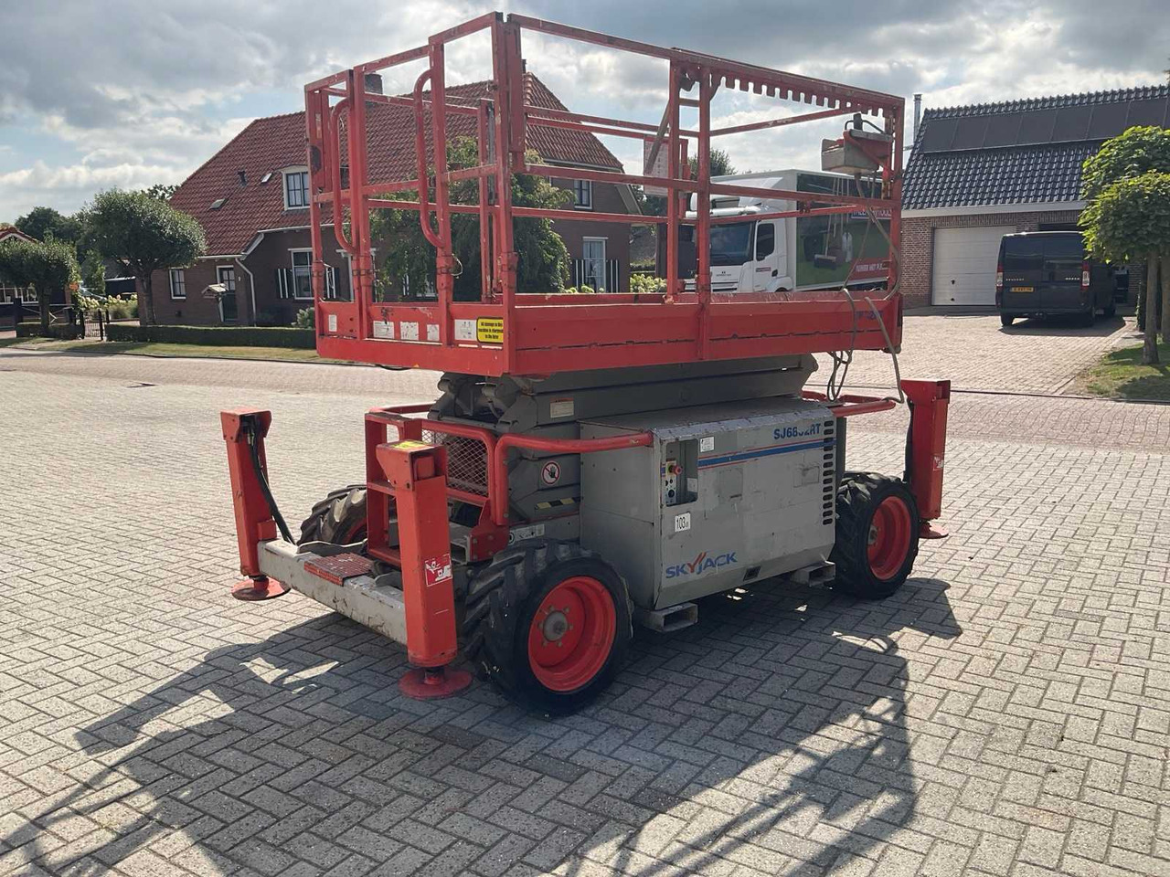 2010 SKY JACK SJ 6832 RT AERIAL PLATFORM - Aerial platform: picture 5 2010 SKY JACK SJ 6832 RT AERIAL PLATFORM - Aerial platform: picture 5