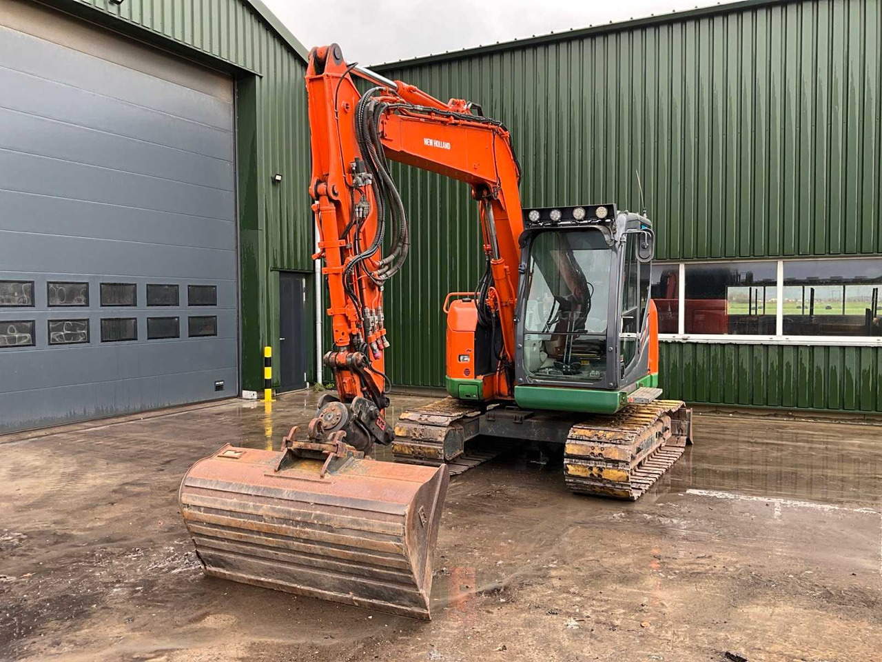 2012 NEW HOLLAND E70BSR-2 MIDI EXCAVATOR - Excavator: picture 1 2012 NEW HOLLAND E70BSR-2 MIDI EXCAVATOR - Excavator: picture 1