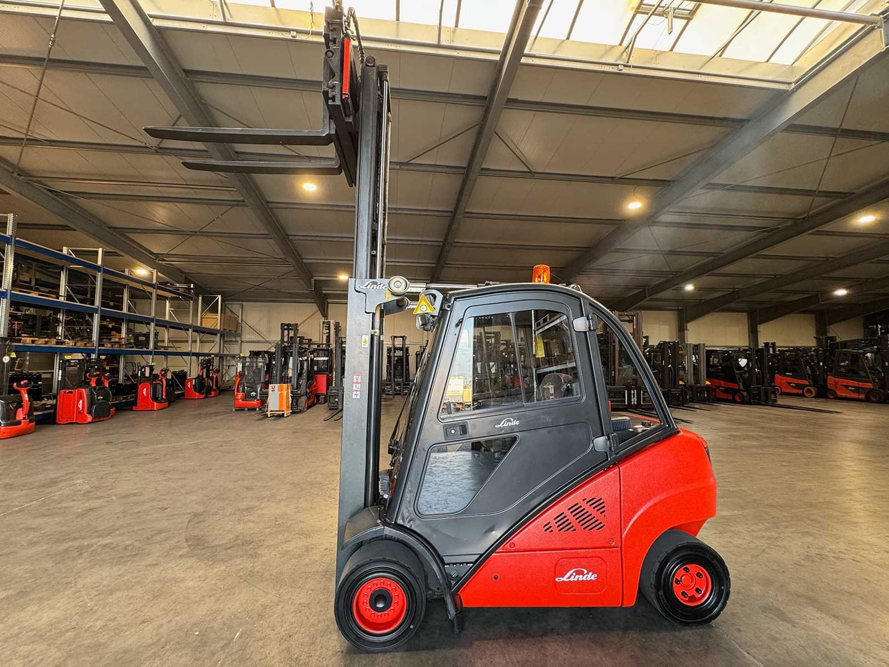 2012 SERVICE + UVV 09/2026 LINDE H25D 3RD + 4TH VALVE FORK ADJUSTER 163CM FREE STROKE DIESEL FORKLIFT - Forklift: picture 4 2012 SERVICE + UVV 09/2026 LINDE H25D 3RD + 4TH VALVE FORK ADJUSTER 163CM FREE STROKE DIESEL FORKLIFT - Forklift: picture 4
