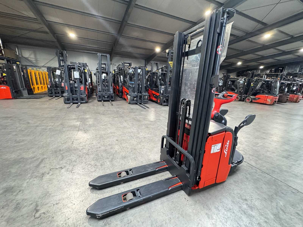 2012 SERVICE +UVV 09/2026 LINDE L16AP 1.600KG TRIPLEX 470CM PALLET TRUCK ANT 4.430 HOURS - Forklift: picture 2 2012 SERVICE +UVV 09/2026 LINDE L16AP 1.600KG TRIPLEX 470CM PALLET TRUCK ANT 4.430 HOURS - Forklift: picture 2