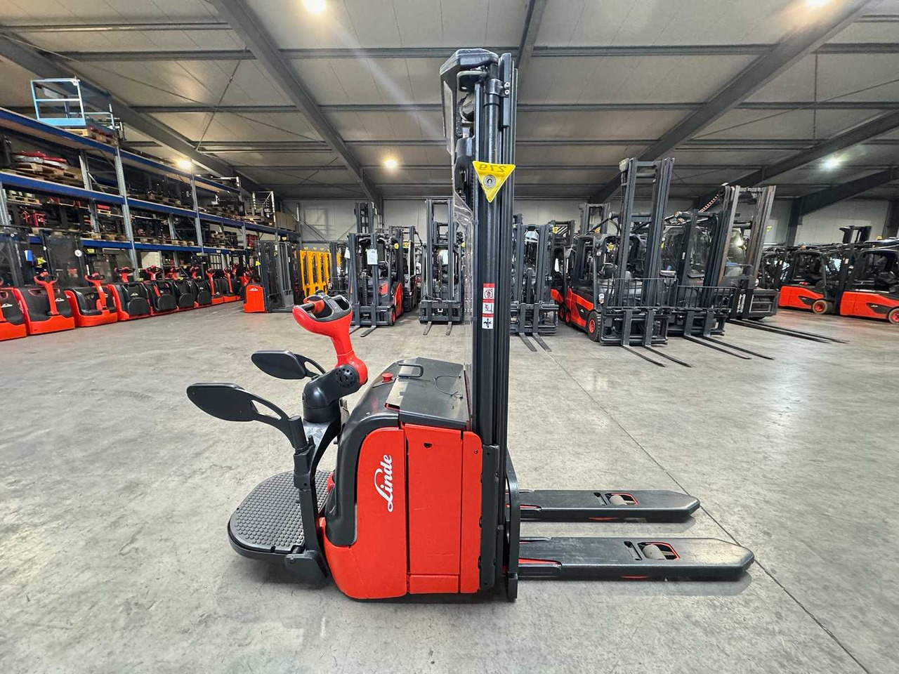 2012 SERVICE +UVV 09/2026 LINDE L16AP 1.600KG TRIPLEX 470CM PALLET TRUCK ANT 4.430 HOURS - Forklift: picture 4 2012 SERVICE +UVV 09/2026 LINDE L16AP 1.600KG TRIPLEX 470CM PALLET TRUCK ANT 4.430 HOURS - Forklift: picture 4