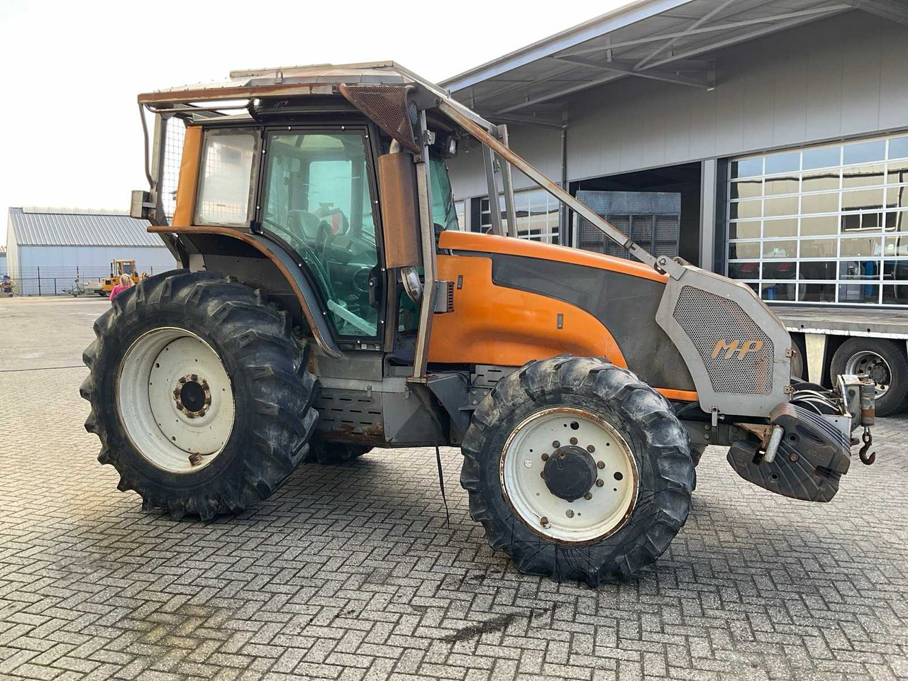 2012 VALTRA T121 HITECH ALL-WHEEL DRIVE FARM TRACTOR - Farm tractor: picture 5 2012 VALTRA T121 HITECH ALL-WHEEL DRIVE FARM TRACTOR - Farm tractor: picture 5
