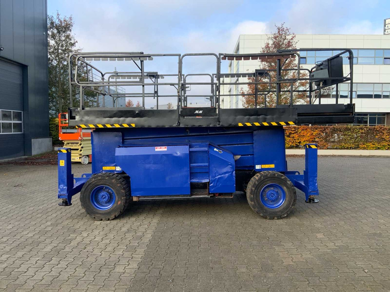 2015 JLG 4394RT SCISSOR LIFT - Aerial platform: picture 2 2015 JLG 4394RT SCISSOR LIFT - Aerial platform: picture 2