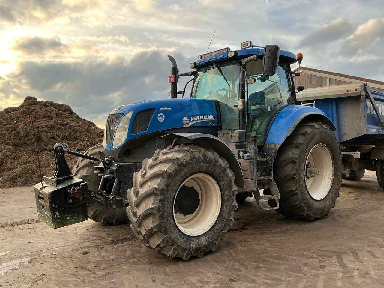 2016 NEW HOLLAND T7.235 FOUR WHEEL DRIVE FARM TRACTOR - Farm tractor: picture 1 2016 NEW HOLLAND T7.235 FOUR WHEEL DRIVE FARM TRACTOR - Farm tractor: picture 1