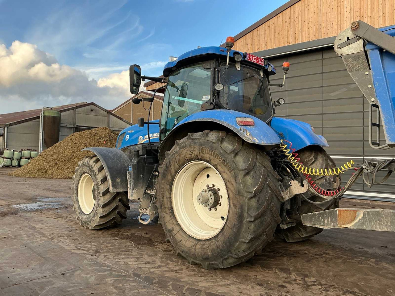 2016 NEW HOLLAND T7.235 FOUR WHEEL DRIVE FARM TRACTOR - Farm tractor: picture 3 2016 NEW HOLLAND T7.235 FOUR WHEEL DRIVE FARM TRACTOR - Farm tractor: picture 3