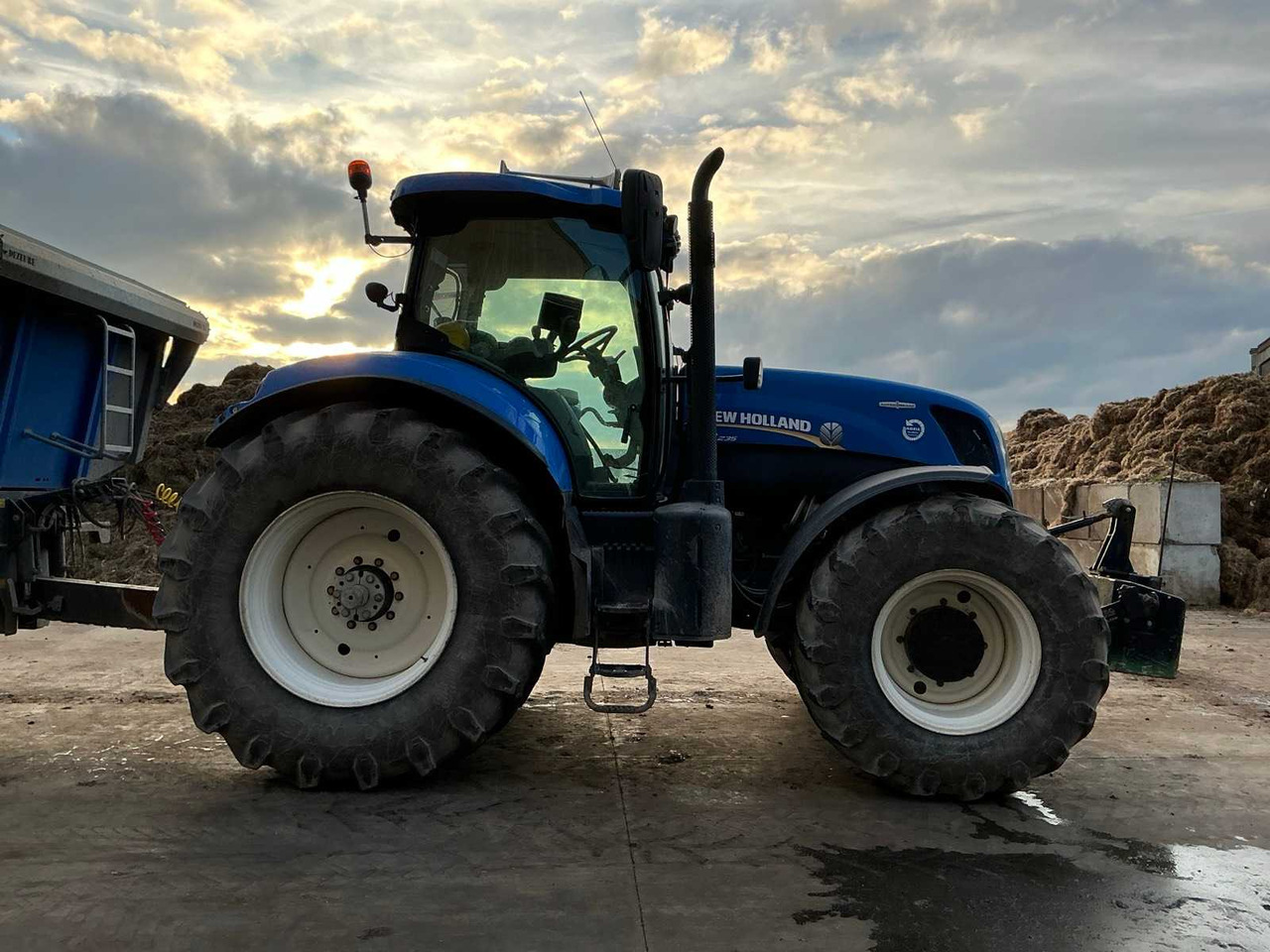 2016 NEW HOLLAND T7.235 FOUR WHEEL DRIVE FARM TRACTOR - Farm tractor: picture 5 2016 NEW HOLLAND T7.235 FOUR WHEEL DRIVE FARM TRACTOR - Farm tractor: picture 5