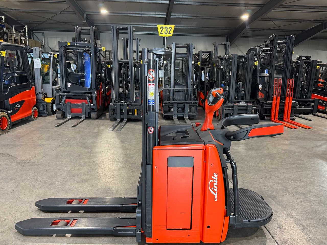 2016 SERVICE + UVV 10/2026 LINDE L14AP EVO 1.400KG SCALE PALLET TRUCK ANT 4.464 HOURS - Forklift: picture 2 2016 SERVICE + UVV 10/2026 LINDE L14AP EVO 1.400KG SCALE PALLET TRUCK ANT 4.464 HOURS - Forklift: picture 2