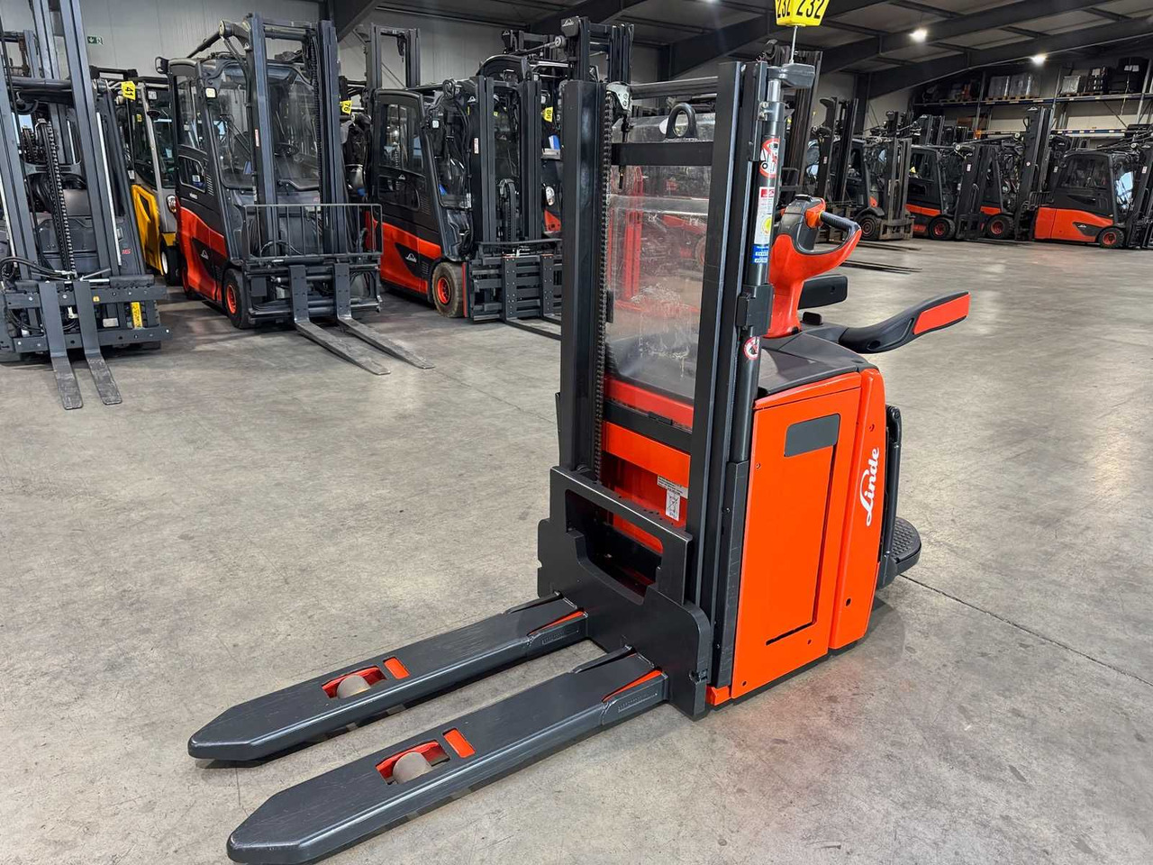 2016 SERVICE + UVV 10/2026 LINDE L14AP EVO 1.400KG SCALE PALLET TRUCK ANT 4.464 HOURS - Forklift: picture 3 2016 SERVICE + UVV 10/2026 LINDE L14AP EVO 1.400KG SCALE PALLET TRUCK ANT 4.464 HOURS - Forklift: picture 3