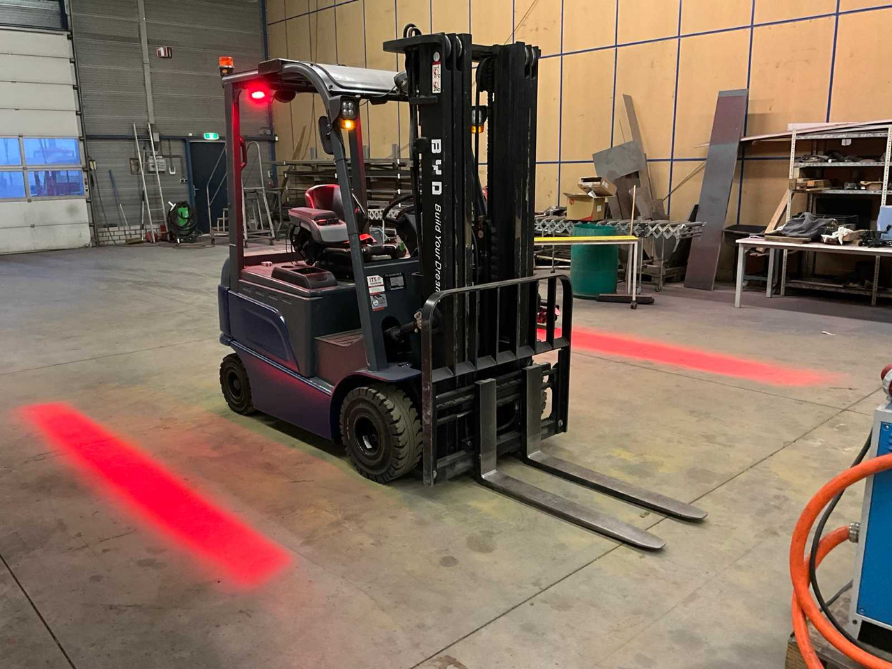 2017 BYD ECB25B FORKLIFT - Forklift: picture 3 2017 BYD ECB25B FORKLIFT - Forklift: picture 3