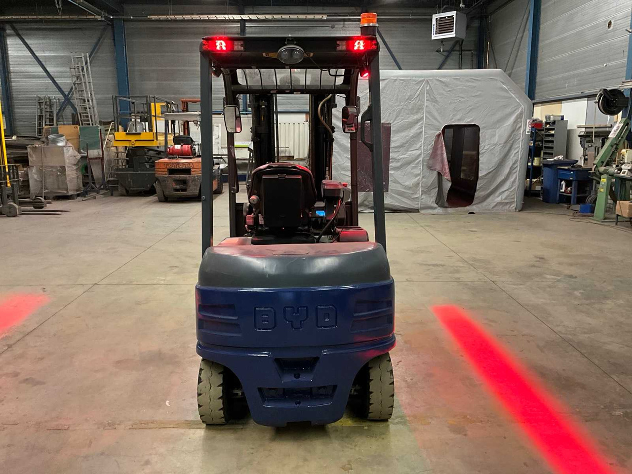 2017 BYD ECB25B FORKLIFT - Forklift: picture 4 2017 BYD ECB25B FORKLIFT - Forklift: picture 4