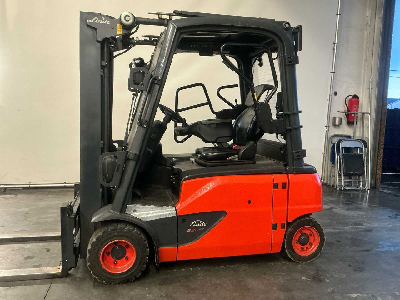 2017 LINDE E20PL-02 FORKLIFT - Forklift: picture 1 2017 LINDE E20PL-02 FORKLIFT - Forklift: picture 1