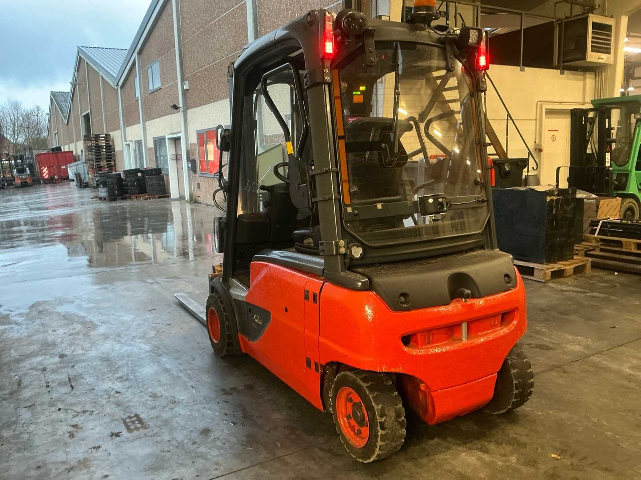 2017 LINDE E20PL-02 FORKLIFT - Forklift: picture 3 2017 LINDE E20PL-02 FORKLIFT - Forklift: picture 3
