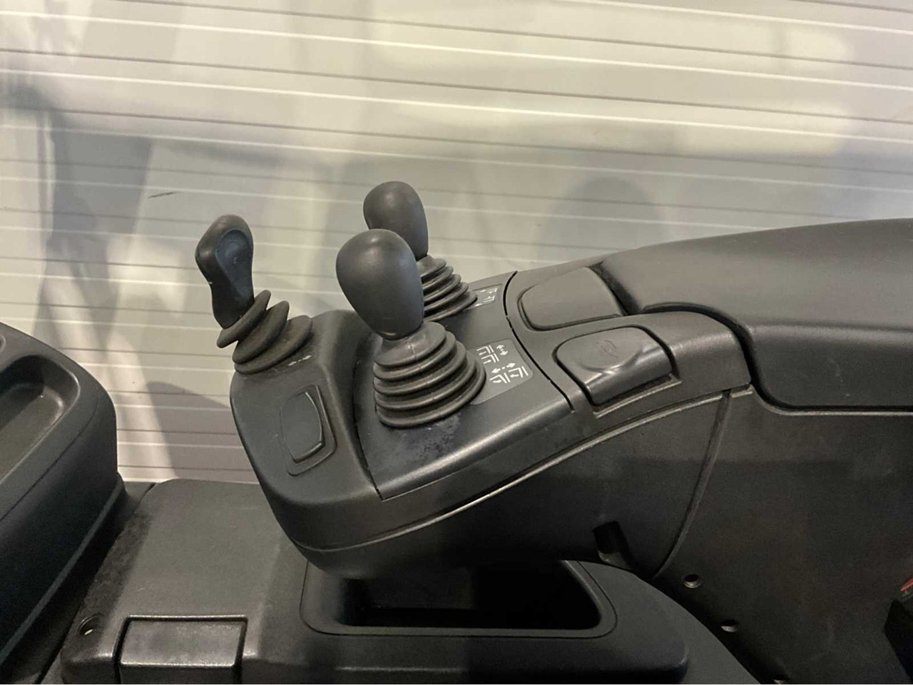 Forklift 2017 LINDE E30L-01 3000KG FORKLIFT: picture 12