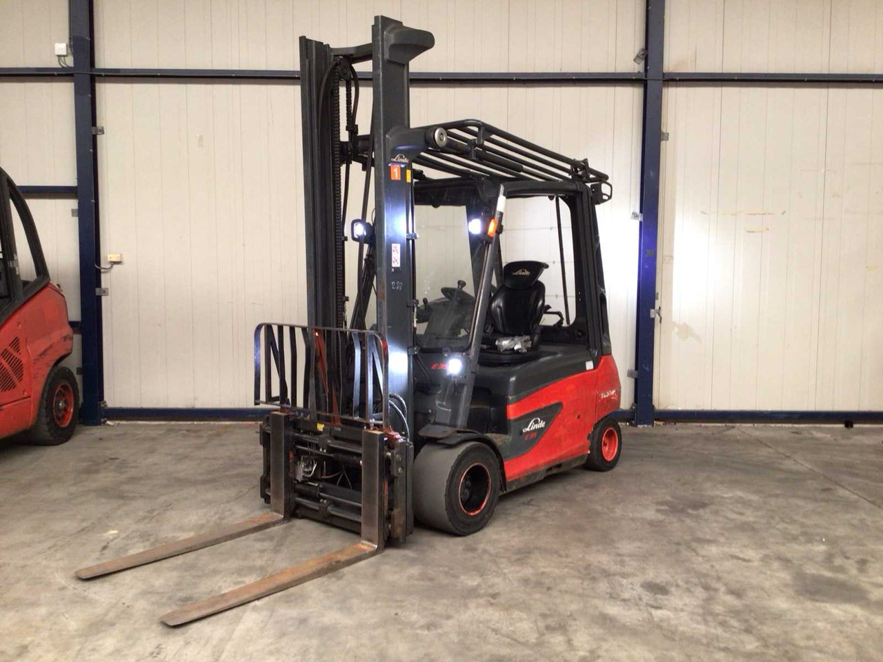 2017 LINDE E35L-01 FORKLIFT TRUCK - Forklift: picture 1 2017 LINDE E35L-01 FORKLIFT TRUCK - Forklift: picture 1