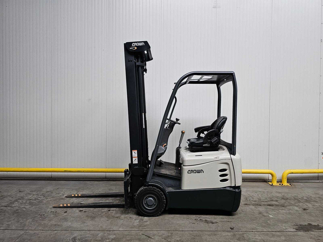 2018 CROWN SCT6010-1.3 FORKLIFT - Forklift: picture 3 2018 CROWN SCT6010-1.3 FORKLIFT - Forklift: picture 3