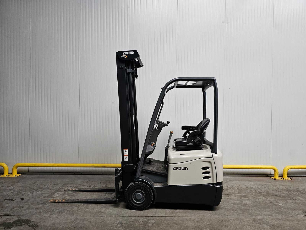2018 CROWN SCT6010-1.3 FORKLIFT - Forklift: picture 3 2018 CROWN SCT6010-1.3 FORKLIFT - Forklift: picture 3