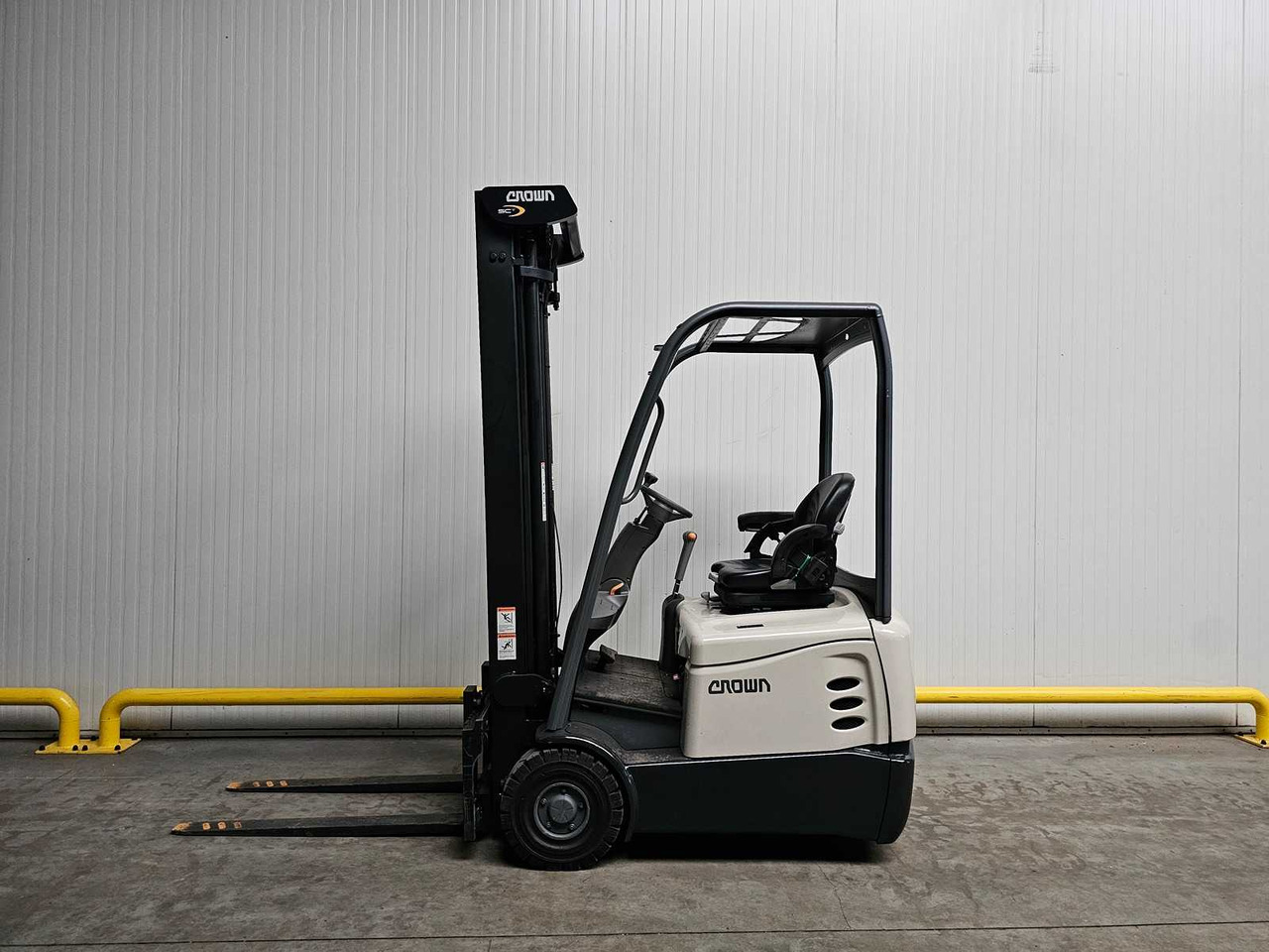 2018 CROWN SCT6010-1.3 FORKLIFT - Forklift: picture 3 2018 CROWN SCT6010-1.3 FORKLIFT - Forklift: picture 3