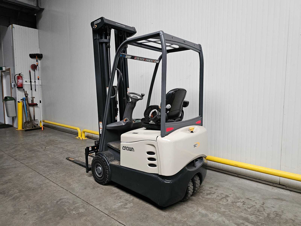 2018 CROWN SCT6010-1.3 FORKLIFT - Forklift: picture 4 2018 CROWN SCT6010-1.3 FORKLIFT - Forklift: picture 4
