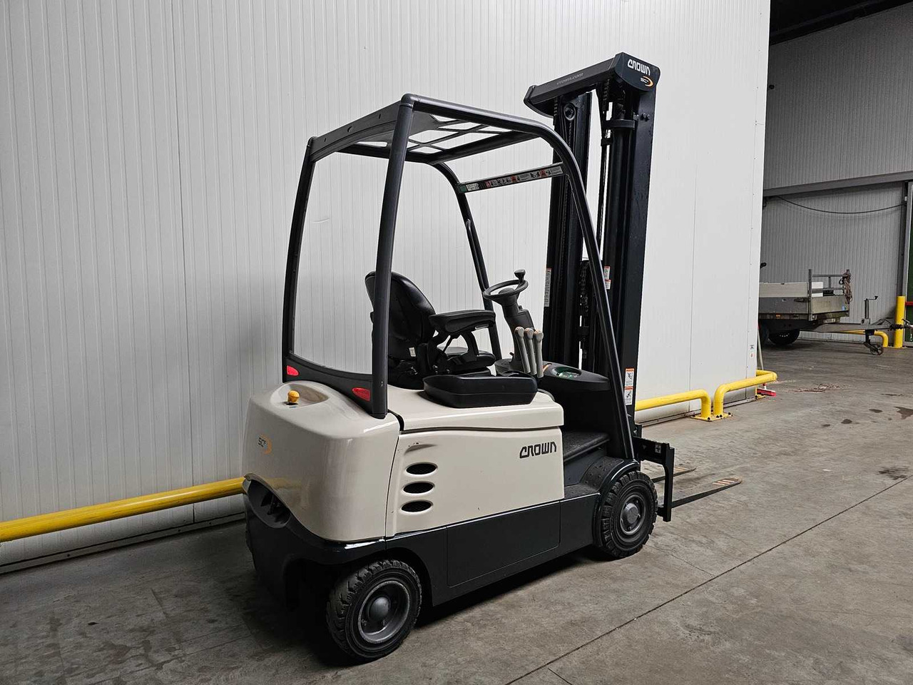 2018 CROWN SCT6040-1.6 FORKLIFT - Forklift: picture 5 2018 CROWN SCT6040-1.6 FORKLIFT - Forklift: picture 5