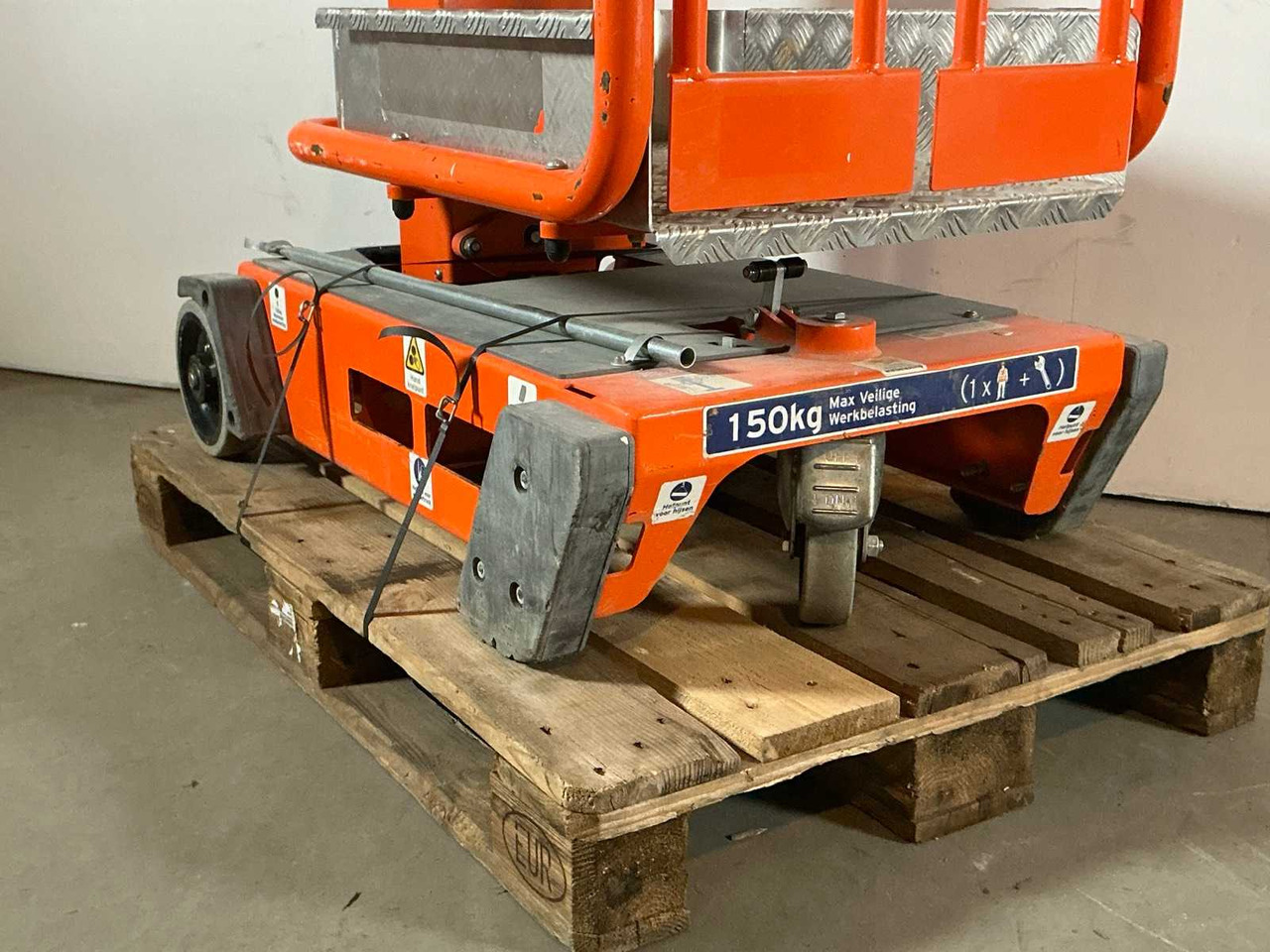 2018 JLG POWER TOWERS PECOLIFT PASSENGER LIFT 3.5M MANUAL - Aerial platform: picture 4 2018 JLG POWER TOWERS PECOLIFT PASSENGER LIFT 3.5M MANUAL - Aerial platform: picture 4
