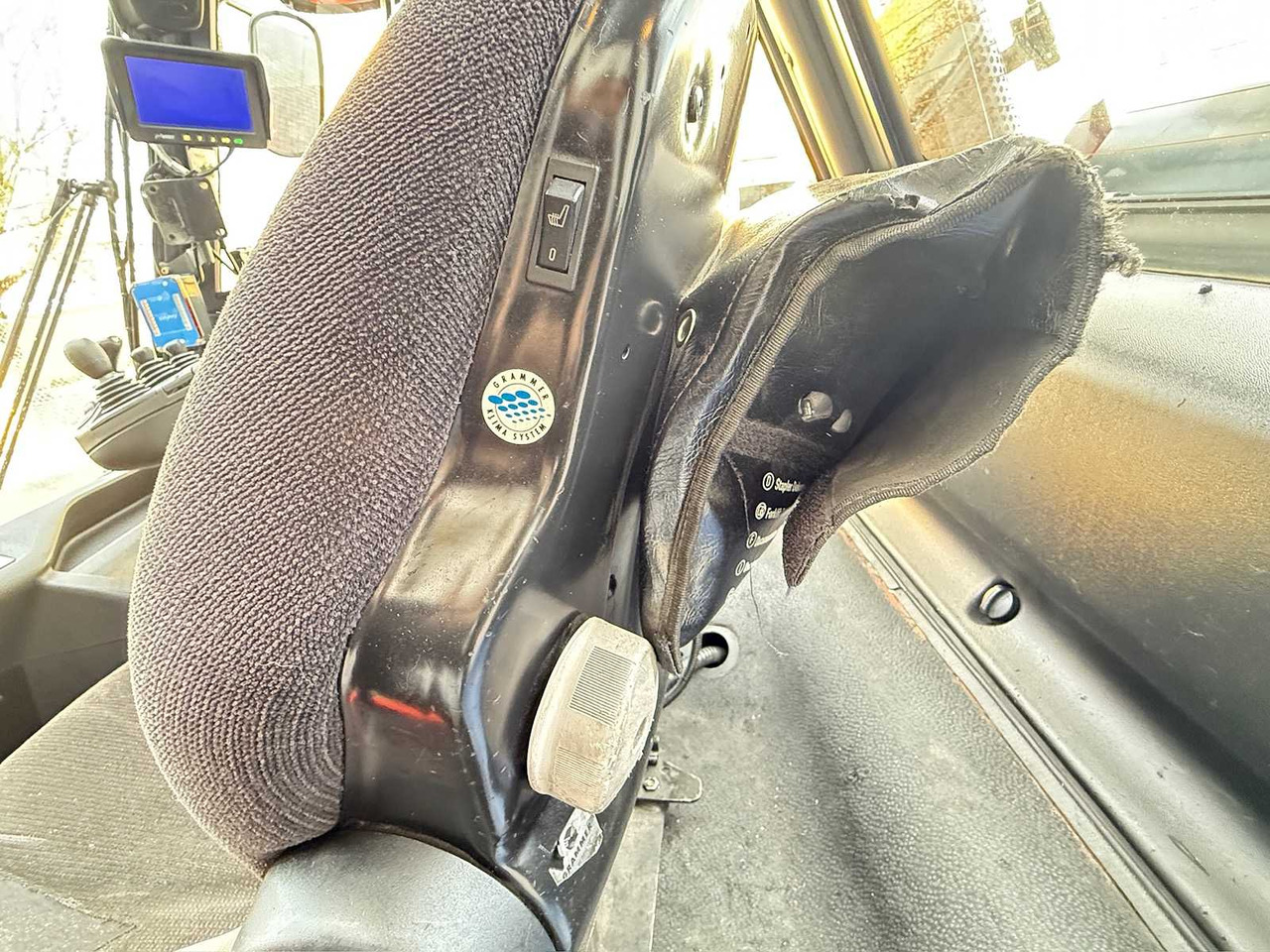 Forklift 2018 LINDE H80T H80 8,000KG GAS FORKLIFT FORKLIFT 3+4TH VALVE 9,232 HOURS.: picture 18 Forklift 2018 LINDE H80T H80 8,000KG GAS FORKLIFT FORKLIFT 3+4TH VALVE 9,232 HOURS.: picture 18